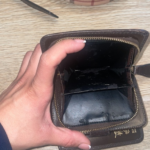 Burberry Purse - Picture 9 of 10